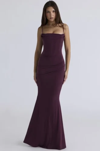 Milena mørk kirsebærfarget korsett-maxidress