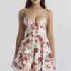 Minimoiselle italiensk roseprint-minikjole i tyll
