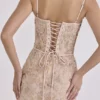 Naima Peach håndbrodert korsetter-maxidress – begrenset utgave