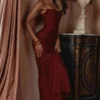 Nalani Deep Red Devoré Satin Maxi Aftenkjol – Begrenset utgave