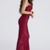 Nalani Deep Red Devoré Satin Maxi Aftenkjol – Begrenset utgave