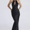 Oliviana svart sateng-maxidress