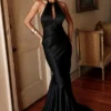 Oliviana svart sateng-maxidress