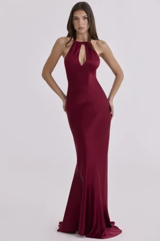 Oliviana vinrød sateng halterneck-maxidress