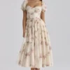 Penelope elfenbenfarget midikjole i chiffon med vintage rose-mønster