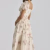 Penelope elfenbenfarget midikjole i chiffon med vintage rose-mønster