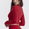 Perla Cherry ribbestrikket topp