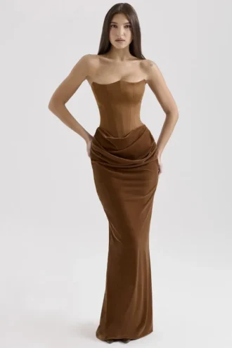 Persephone kaffefarget fløyelsstrapless korsetter-maxidress