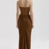 Persephone kaffefarget fløyelsstrapless korsetter-maxidress