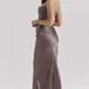 Persephone røykfarget stroppeløs korsetter-maxidress