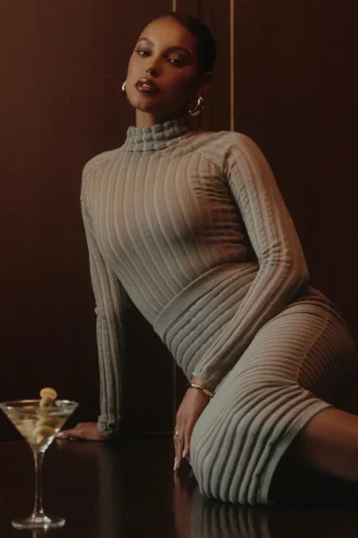 Rowena grå velour-Bodys med gjennomsiktige striper
