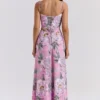 Seren rosa maxi-kjolelook med blomstertrykk og snøring i ryggen
