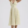 Solada Ivory Vintage Floral Print Georgette Halter Sommerkjoler