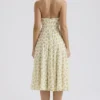 Solada Ivory Vintage Floral Print Georgette Halter Sommerkjoler
