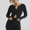 Sylvia svart ribbestrikket cardigan