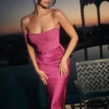 Teia Hot Pink drapert korsetter-midikjole