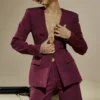 Theodora vinrød blazer med dyp V-hals