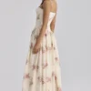 Ysabella elfenben vintage rose print bomull midi Sommerkjoler
