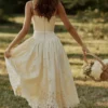 Ysabella Lemon Custom Lace + Broderie Anglaise Midi Sommerkjoler
